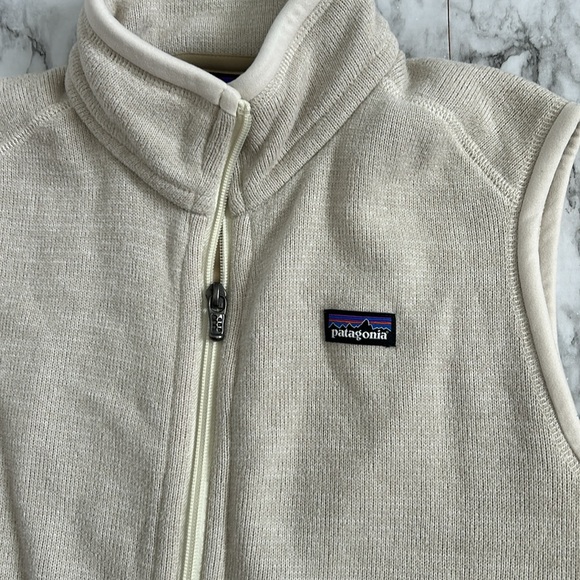 Patagonia | women’s size medium Better Sweater Vest oatmeal color full zip - Picture 2 of 9